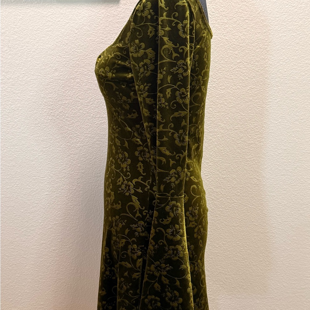 Cider Olive Green Floral Velvet Long-Sleeve Dress - Picture 3 of 4